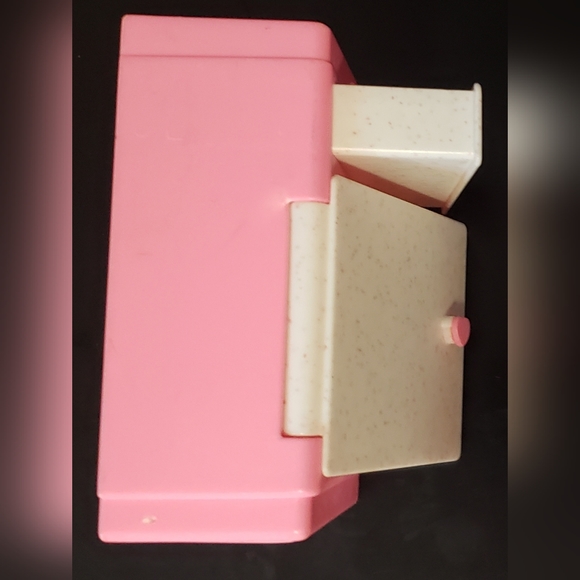 BARBIE LOVE 'N CARE VET PET CENTER SET #67597 MATTEL 1996 Replacement dresser - Picture 6 of 7